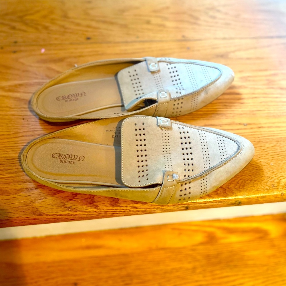 Leather mules, crown vintage, size 9.5